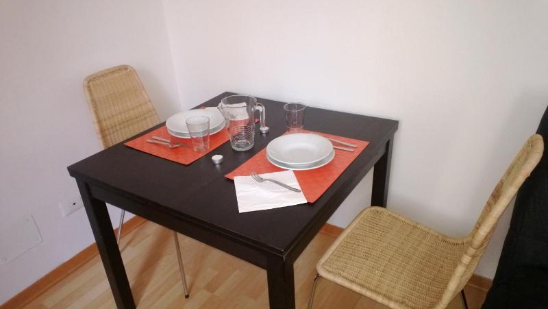 One-Bedroom Apartment image 4