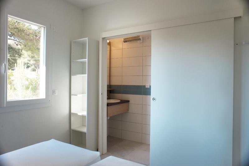 One-Bedroom Apartment image 1