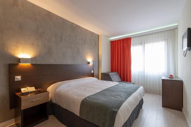 Apartamentos Recoletos - image 7