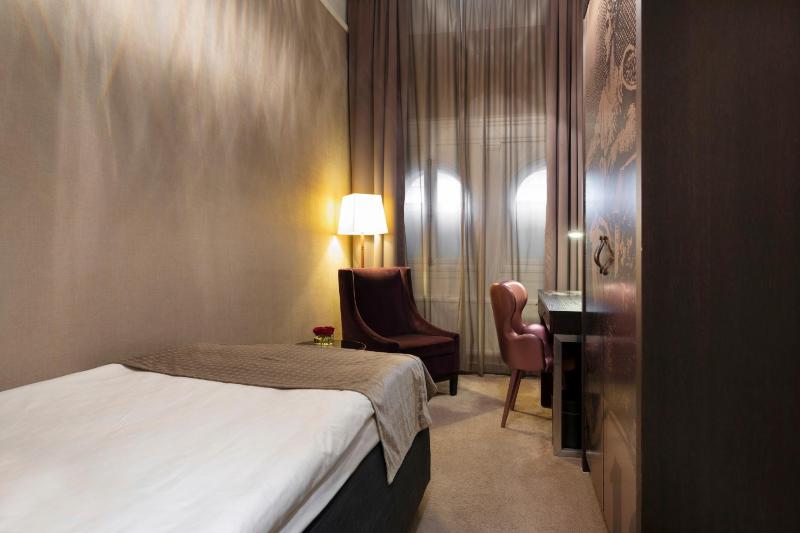 Economy Single Room image 2