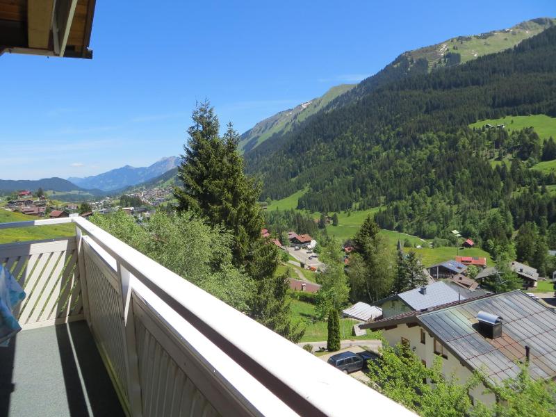 Comfort Four-Bedroom Apartment with Balcony image 4