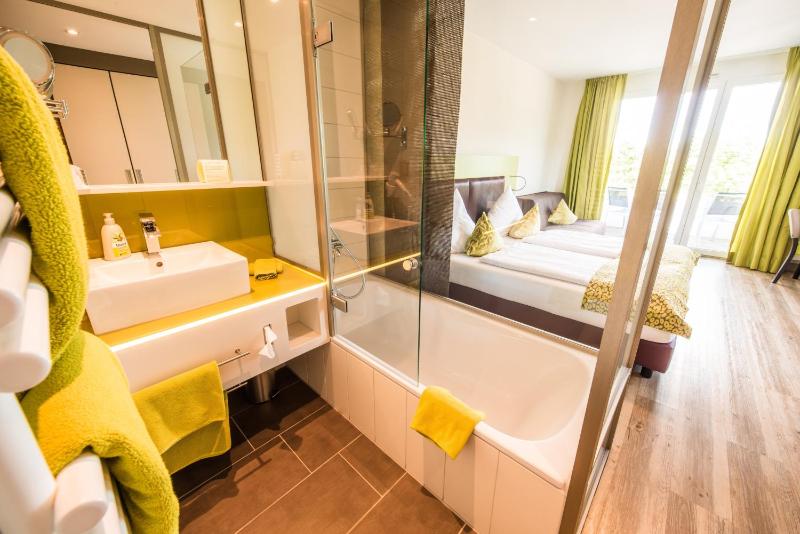Large Double Room image 1