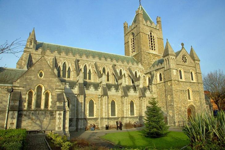 Studio Apartment image 3