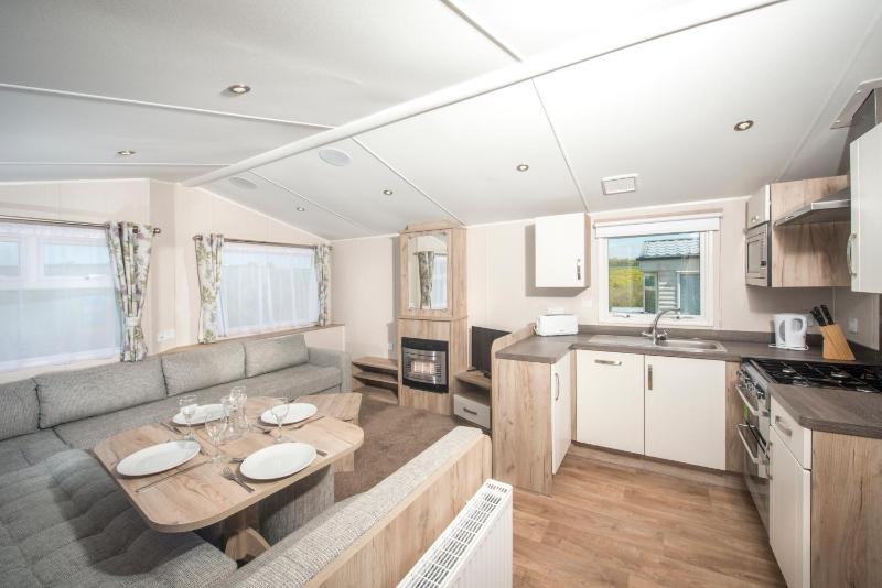 Platinum Caravan image 3