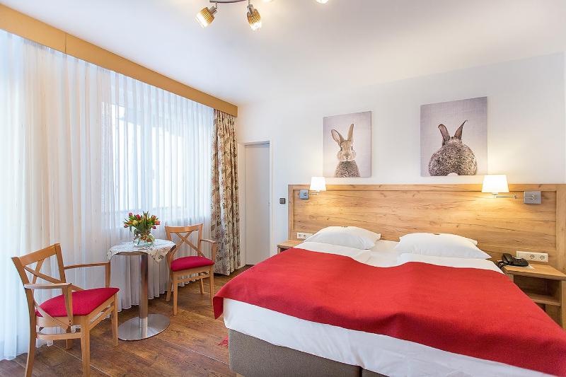 Quadruple Room image 2
