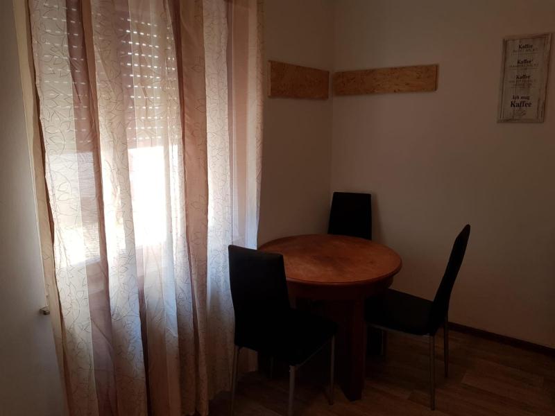 One-Bedroom Apartment image 4