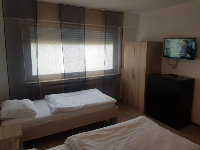 One-Bedroom Apartment image 3