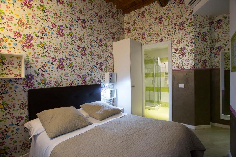 Double Room image 2
