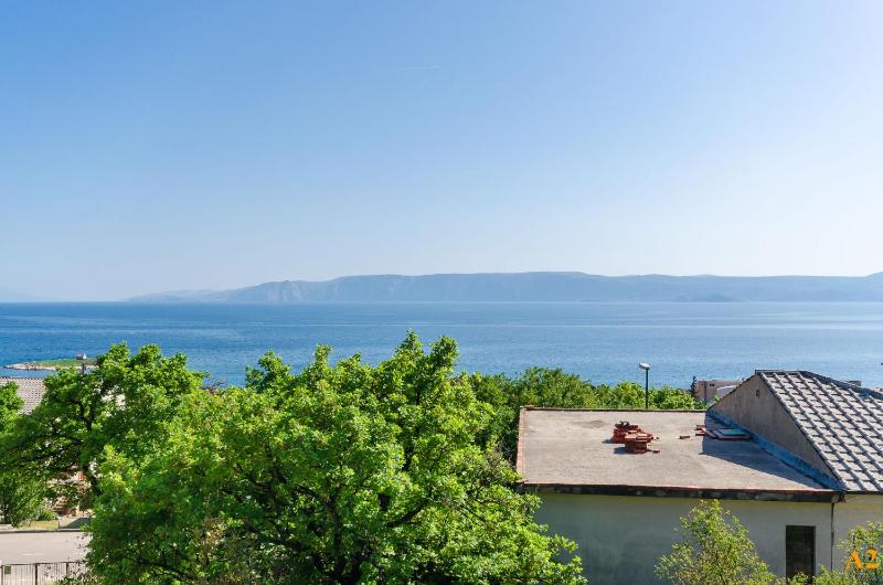 One-Bedroom Apartment with Sea View image 2