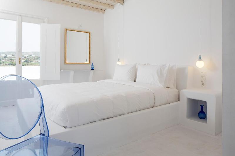 Deluxe Double Room with Sea View image 1