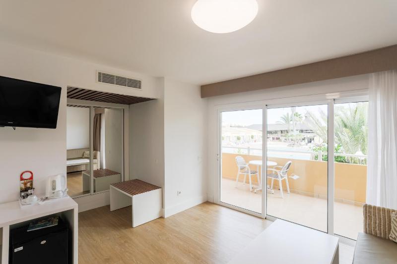 Double Room with Pool View (2 adults + 1 Child) image 2