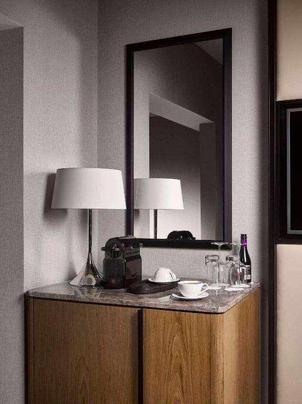 Classic King Room image 4