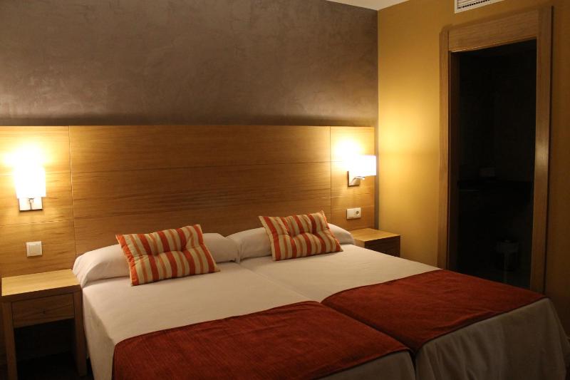 Hotel Carmen - image 2