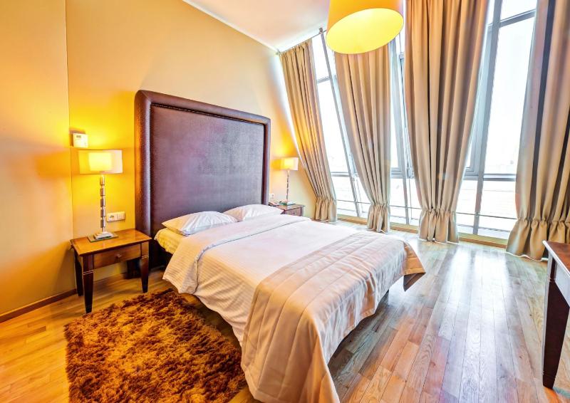 Double Room image 3