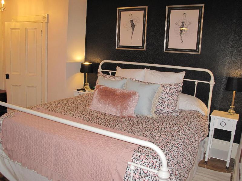 King Room image 1