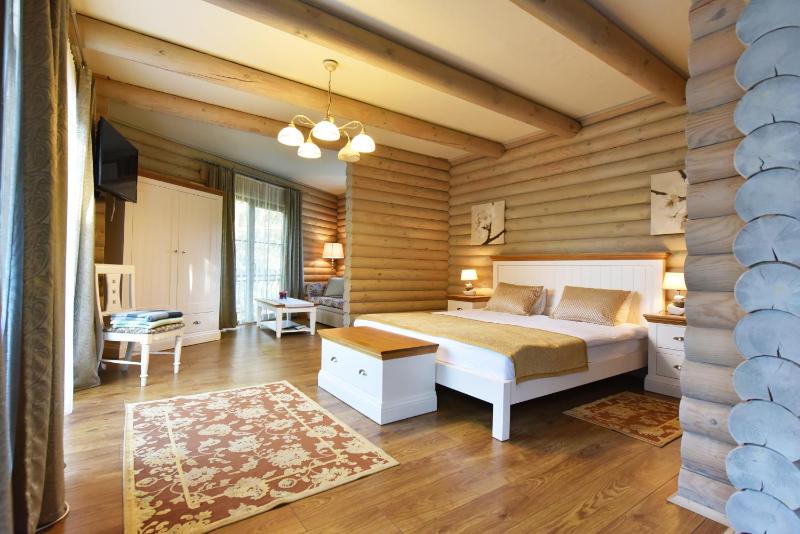 Quadruple Room with Bathroom image 2