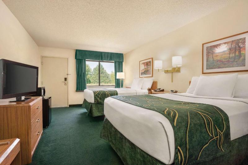 Double Room with Two Double Beds - Non-Smoking image 2