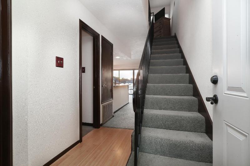 Apartment with Lake View image 4