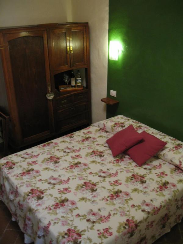Standard Double Room image 3