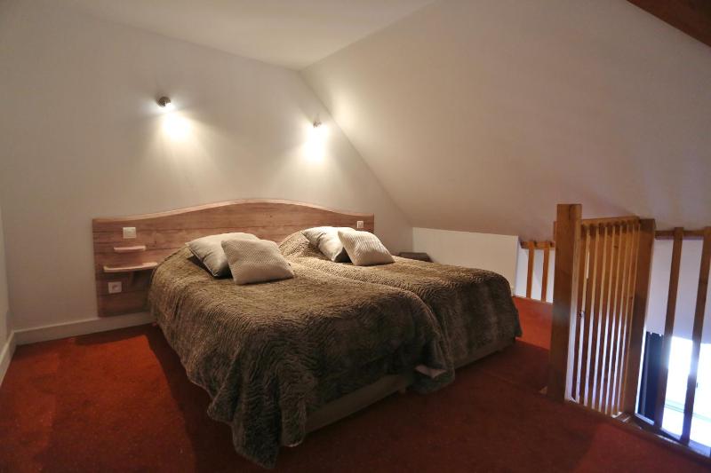 Family Room with 1 Double and 2 Twin Beds and Kitchen image 3