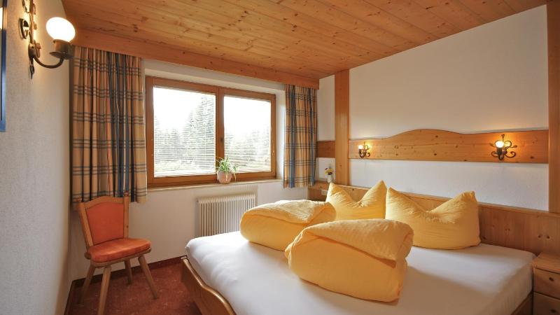 One-Bedroom Apartment with Balcony image 3