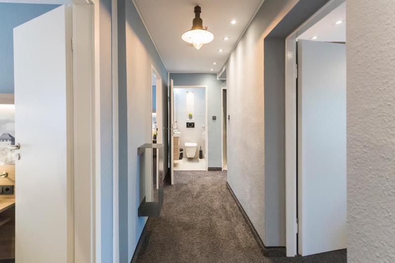 Apartment (1 - 4 Adults) image 3