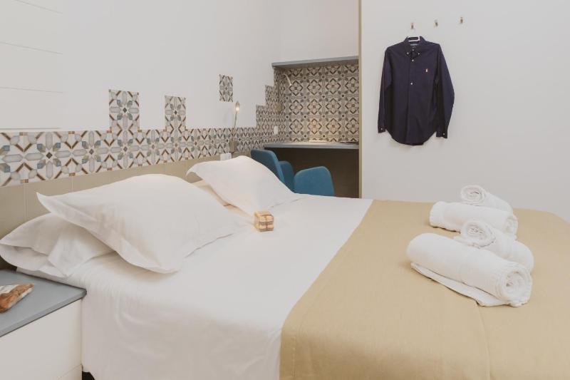 Hostal Gravina - image 34