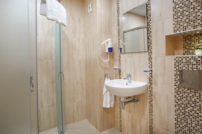 Apartment image 3