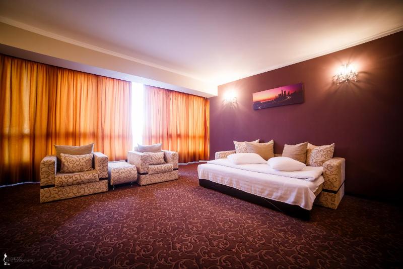 Deluxe Suite image 2