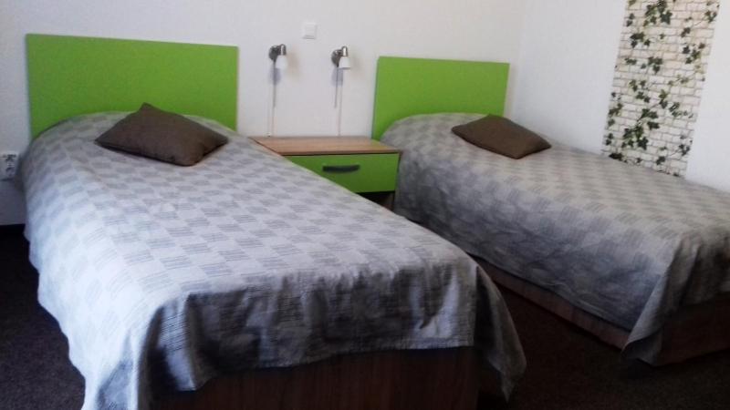Twin Room image 4