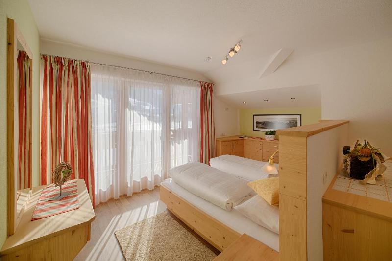Suite with Mountain View image 3