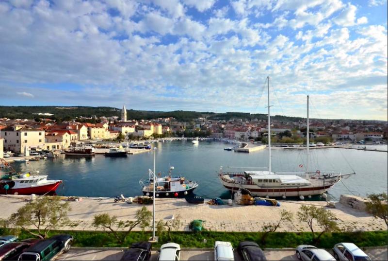 Studio Apartment with Sea View image 1