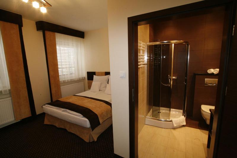 Double Room image 4