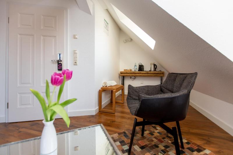 Standard Double Room image 3