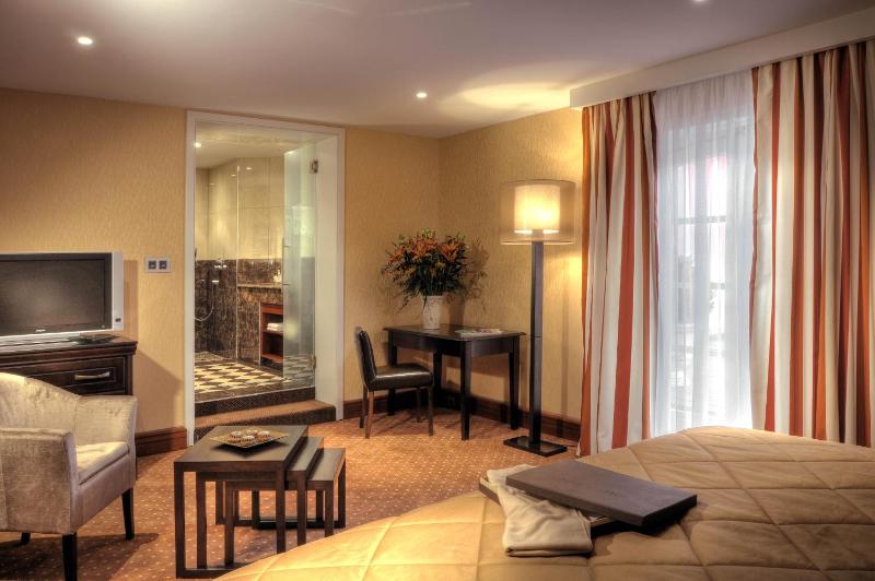 Double Room with Spa Access image 1