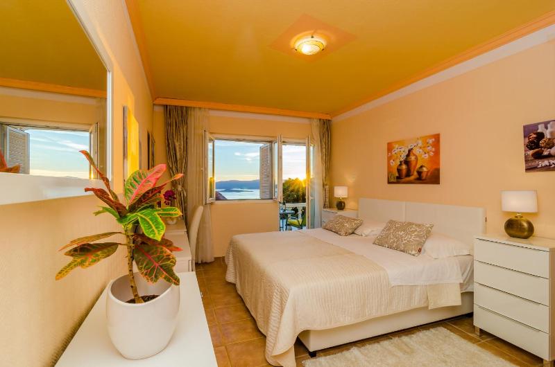 Standard Double Room image 1