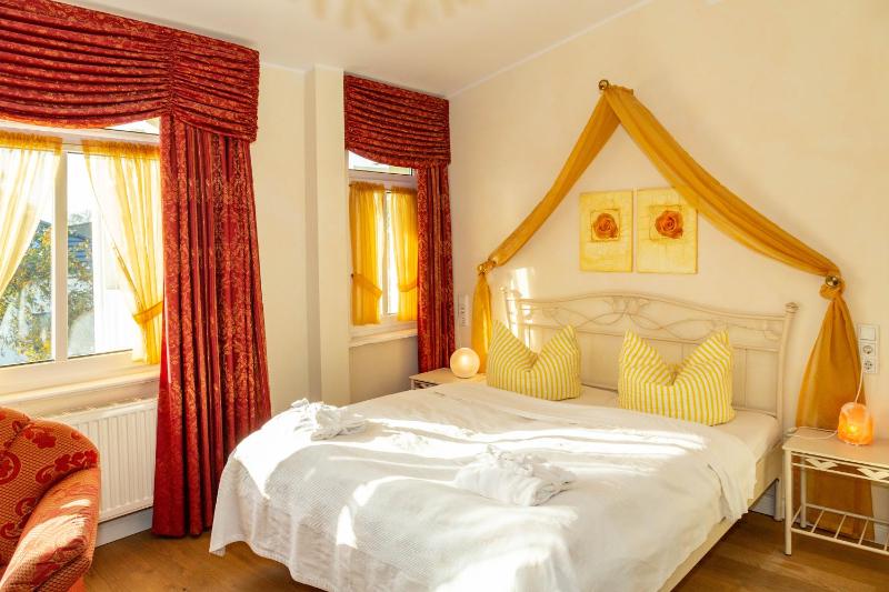 One-Bedroom Apartment image 3