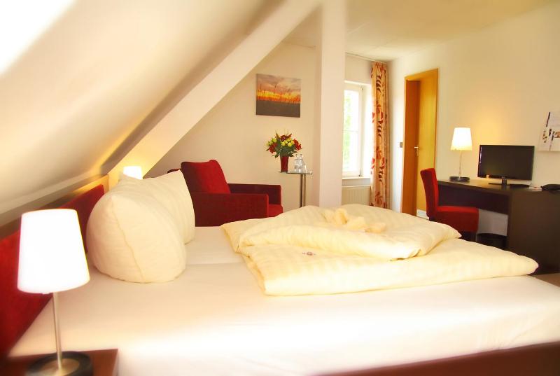 Comfort Double Room with Street View image 1