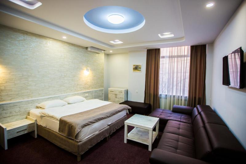 Executive Triple Room image 1