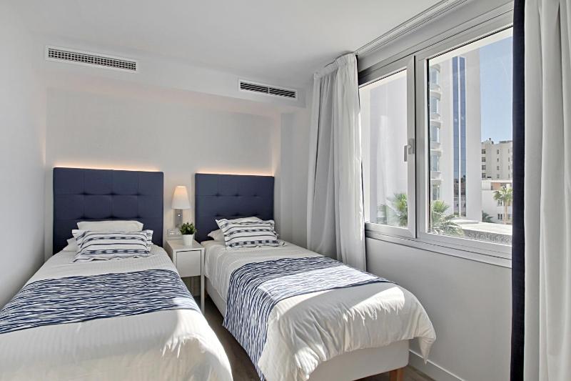 Carihuela Suites - image 23