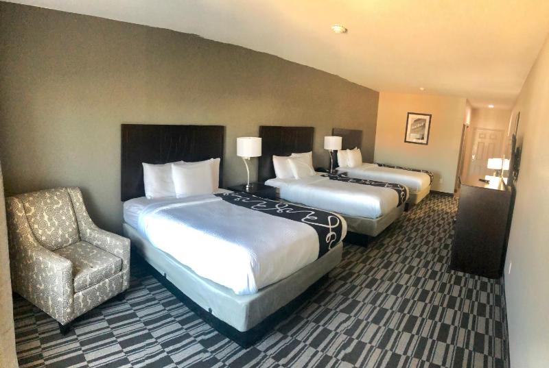 Classic Triple Room image 4