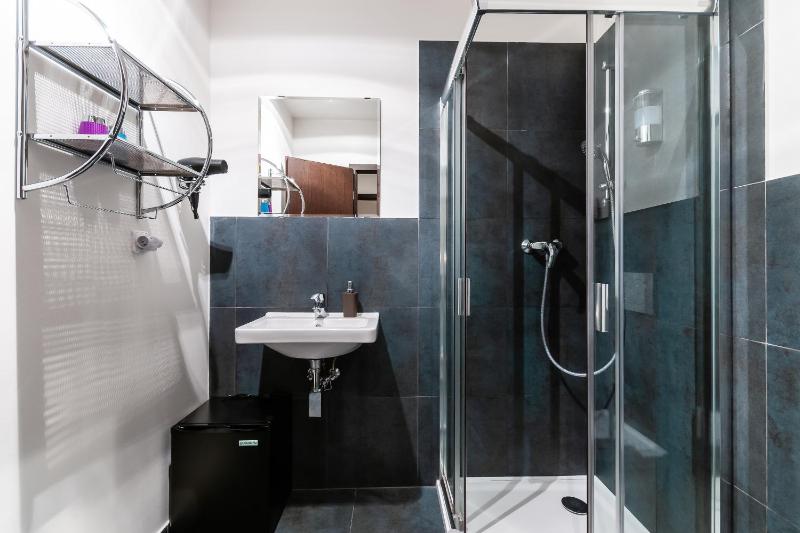 Double or Twin Room image 4