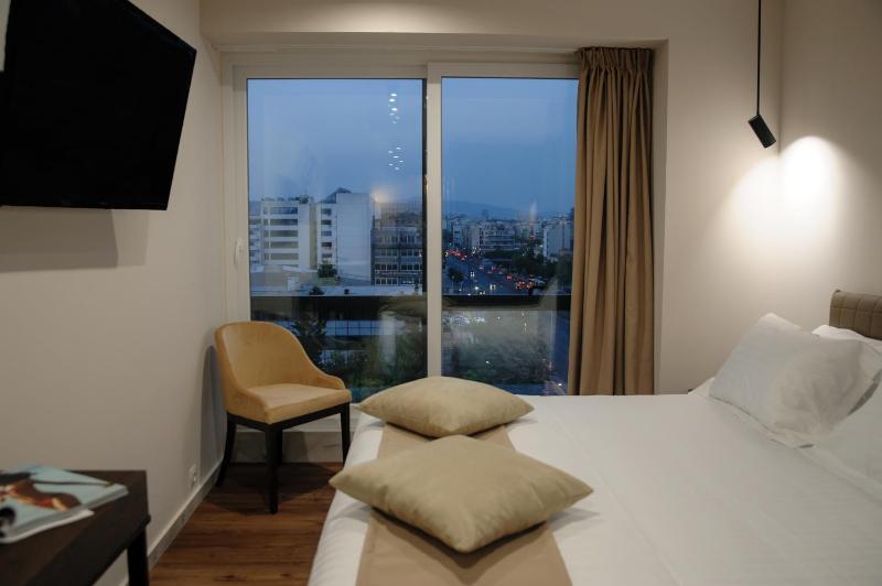 Superior Double or Twin Room with Acropolis View image 4