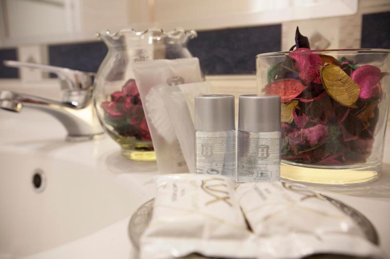 Double or Twin Room image 2