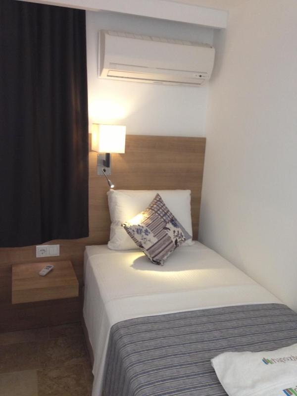 Deluxe Family Room (3 Adults) with Partial Sea View image 4