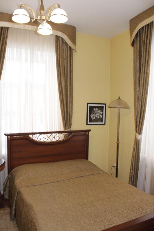 Standard Double Room image 2