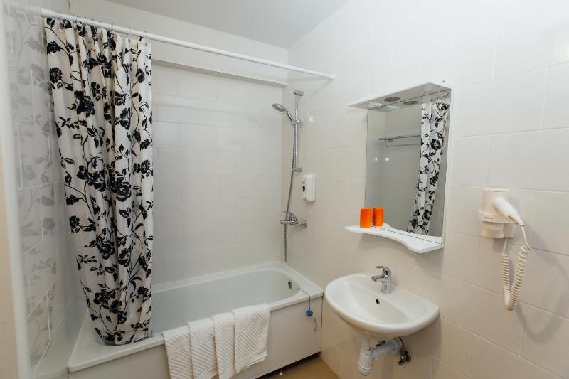 Budget Double Room image 2
