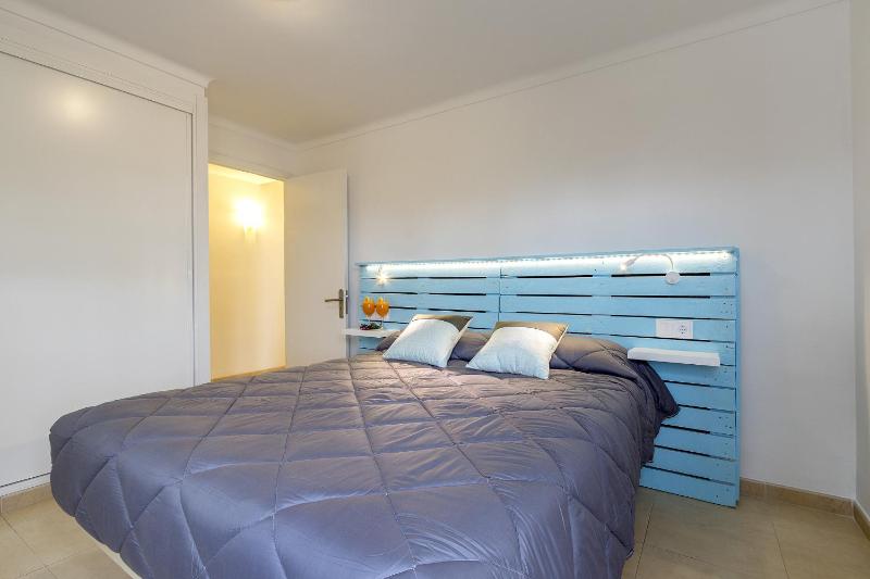 Apartment with Sea View image 1