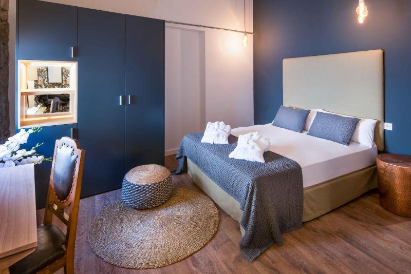 Standard Twin Room image 2
