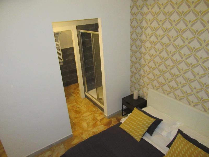 Double Room image 4